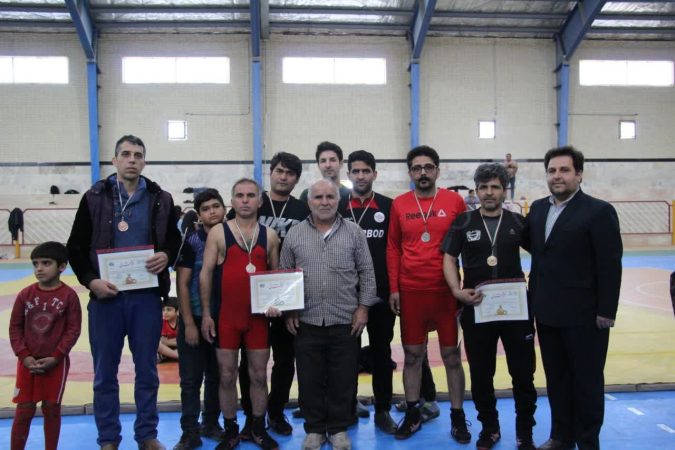 گوش شکسته های کارگر میبدی در روز مبعث پیامبر اسلام با هم رقابت کردند