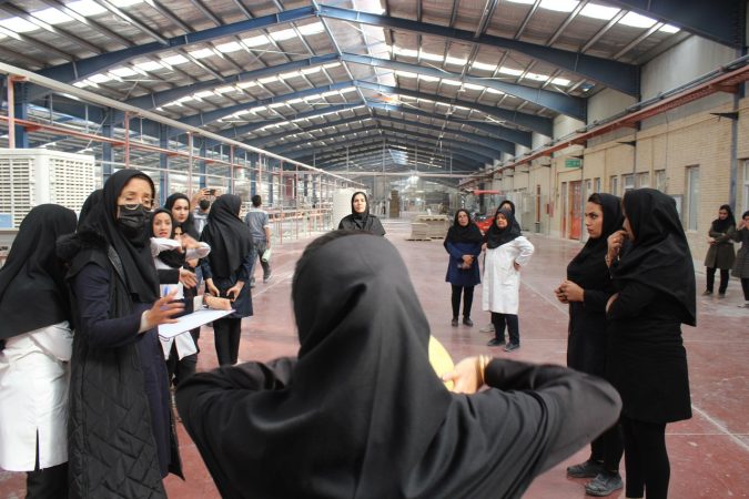 ادامه مسابقات المپیاد ورزش کارگری استان در شرکت های کسری پلیمر و کاشی ونوس میبد