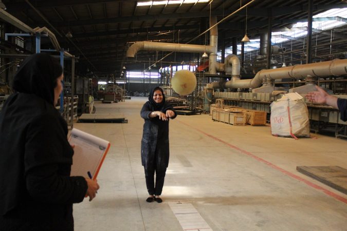 گزارش تصویری از برگزاری المپیاد ورزش کارگری استان یزد در شرکتهای کاشی نارین و کاشی ماهان شهرستان میبد