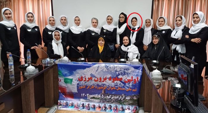 زهرا آزادیان به همراه تیم ملی کوهنوردی کارگران کشور به قله آرارات ترکیه صعود کرد/ فاتحان آرارات