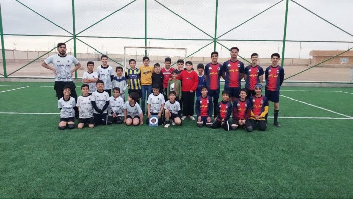 آغاز بهره‌برداری از سالن و زمین چمن مجموعه ورزشی کارگران (شماره ۲) ابرکوه گامی نوین در مسیر سلامت و نشاط جامعه کارگری